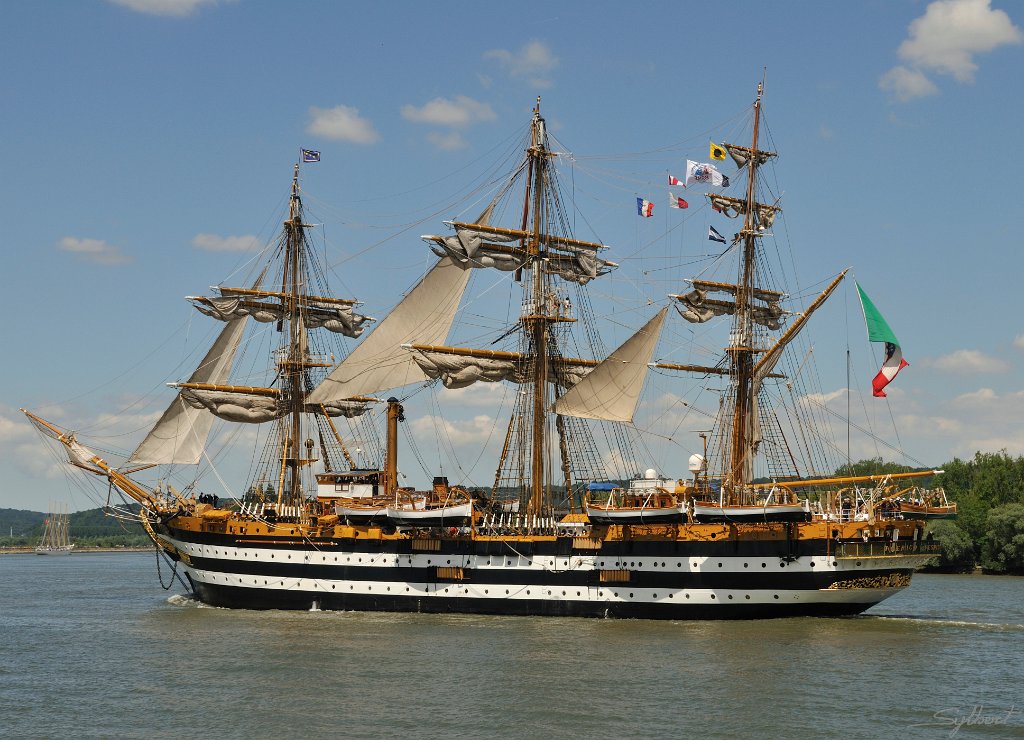 _SYL3298m.jpg - L'Amerigo Vespucci (Italie)