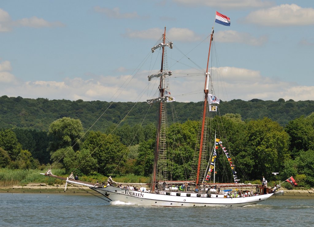 _SYL3366m.jpg - JR Tolkien