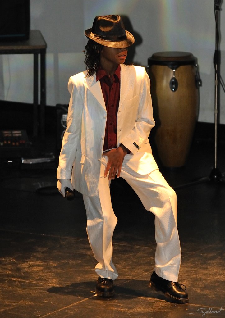 _SYL9306.jpg - Hommage Mickael Jackson brillament interprété par Stanley.
