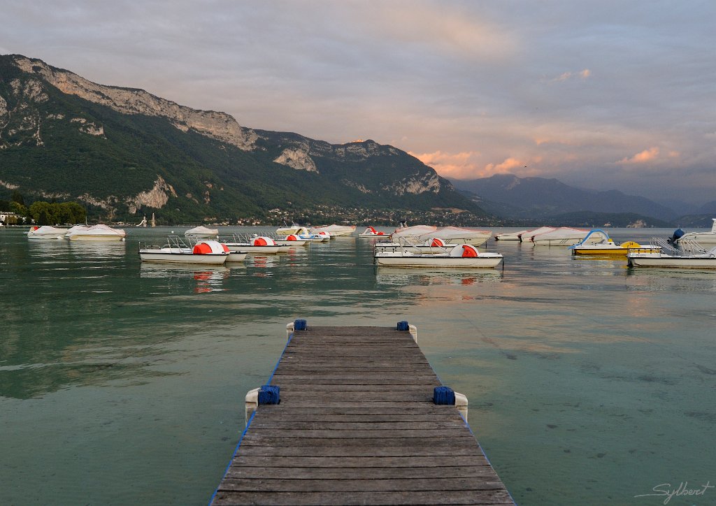 _SL11294m.jpg - Lac d'annecy au couché du soleil