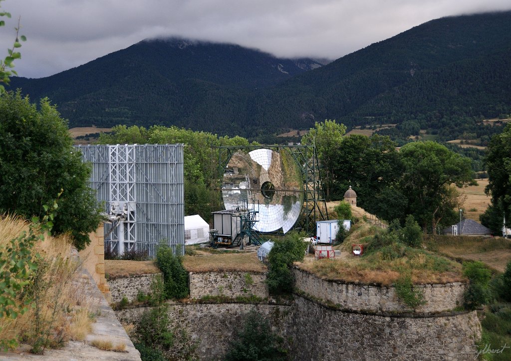 _SL12272m.jpg - Four solaire de Mont Louis